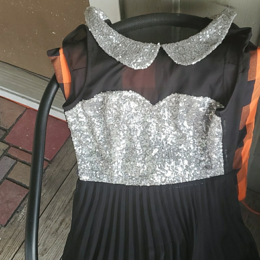 *Holiday Dress* NWT sequence dress